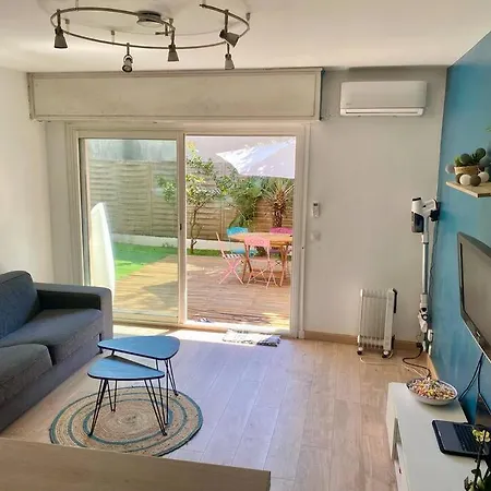 Studio Apartment *